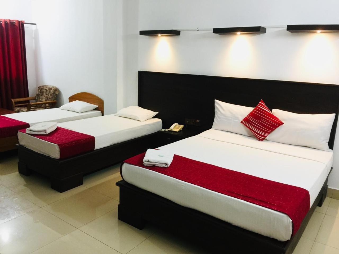 Hotel Nelly Vavuniya 外观 照片