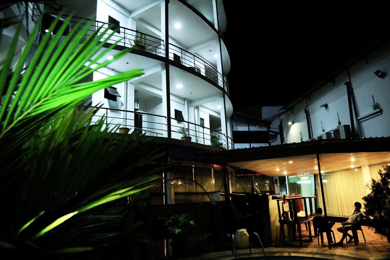 Hotel Nelly Vavuniya 外观 照片