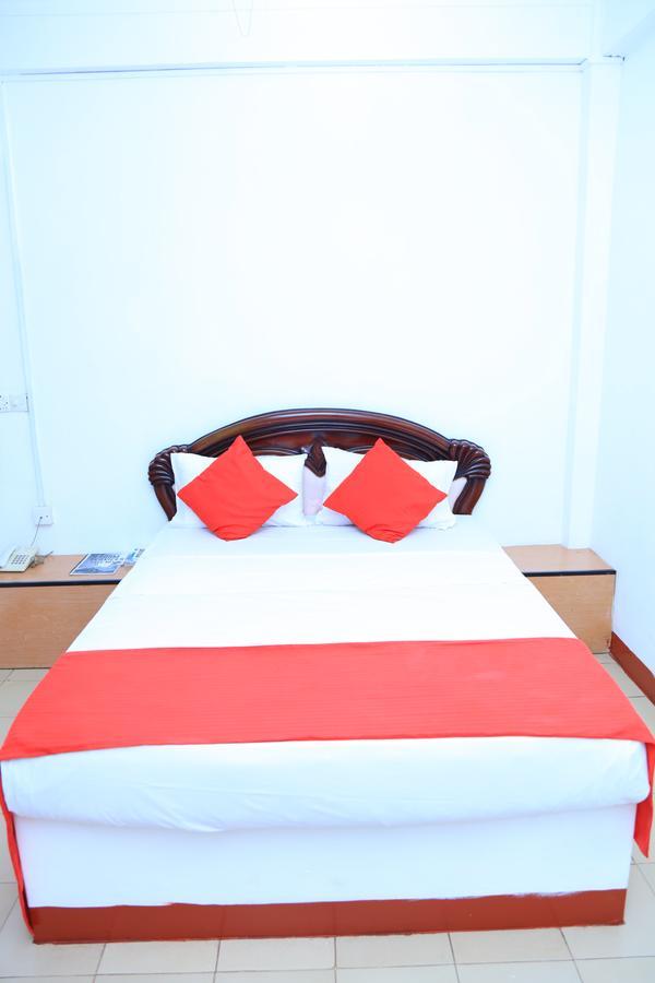 Hotel Nelly Vavuniya 外观 照片