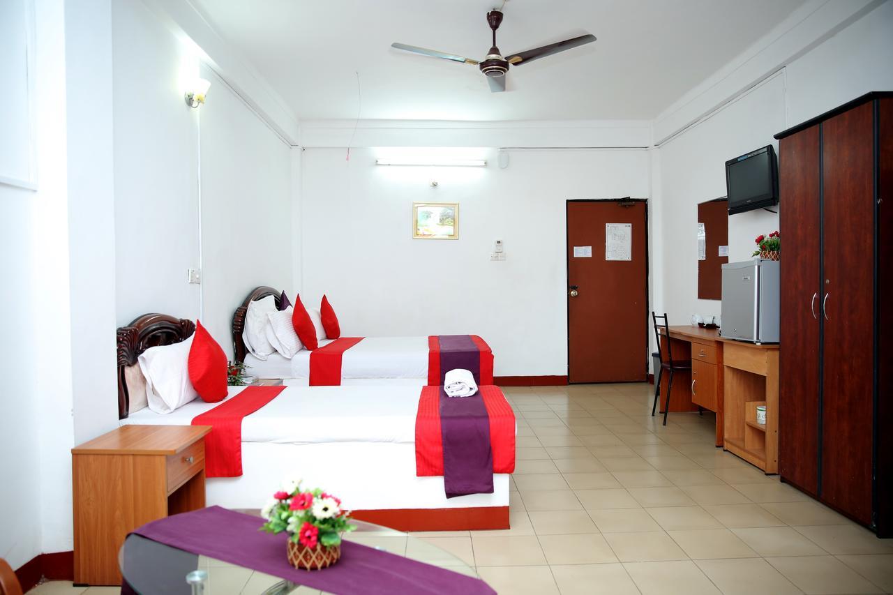 Hotel Nelly Vavuniya 外观 照片