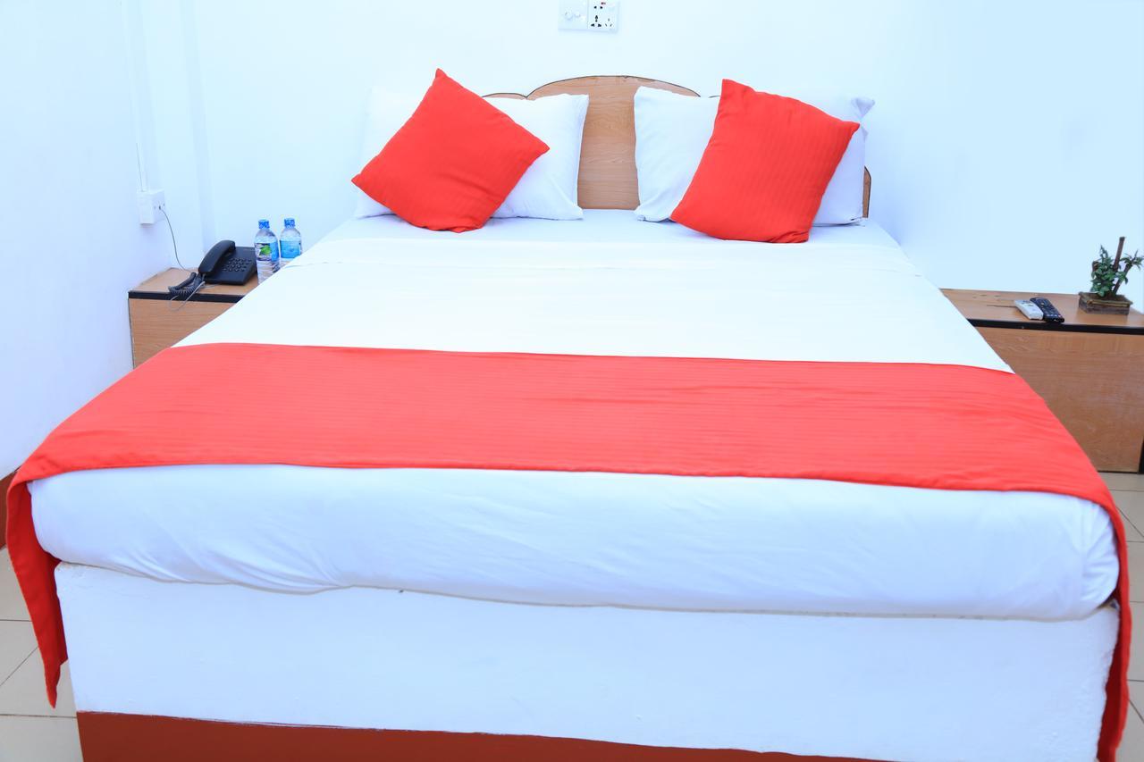 Hotel Nelly Vavuniya 外观 照片